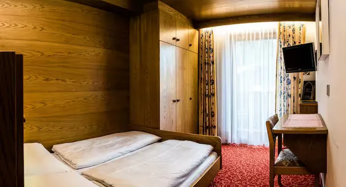 Hotel Des Alpes - 8