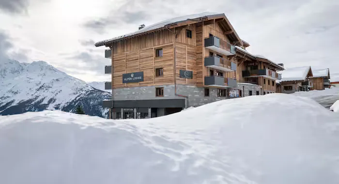 Hotel Alpine Lodge - 1