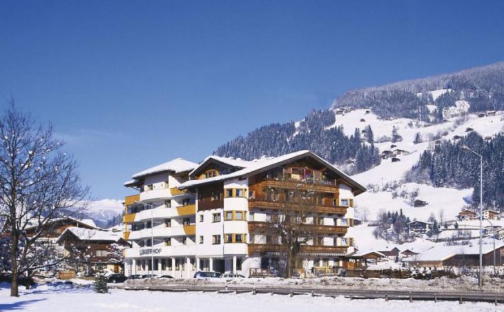 Simple Apartments Mayrhofen Austria for Simple Design